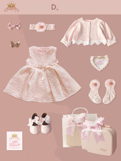 MINIKID Poklon Set za Bebe – Haljinica, Cipelice i Dodaci u Elegantnoj Kutiji